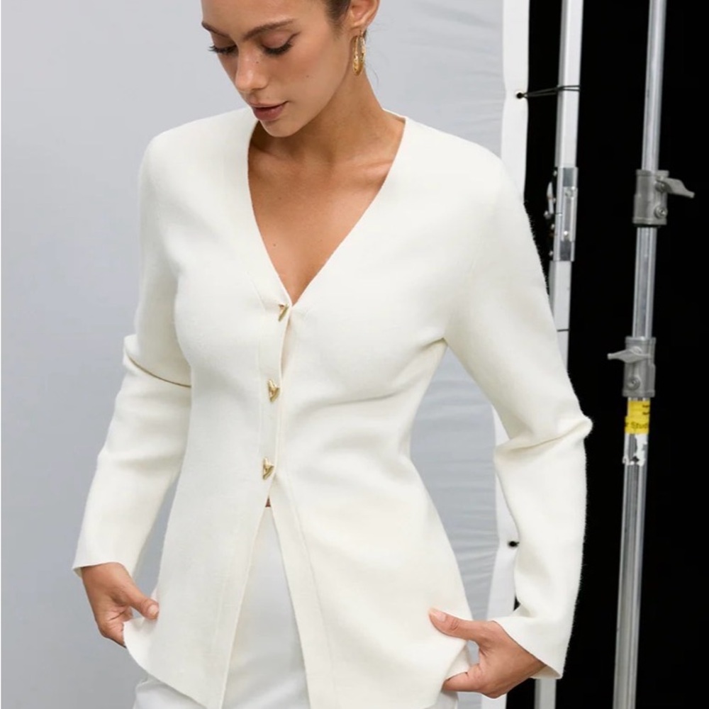 Commense metal button V- neck knitted cardigan
